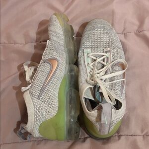 Nike Flyknit Sneakers with Green and Cream